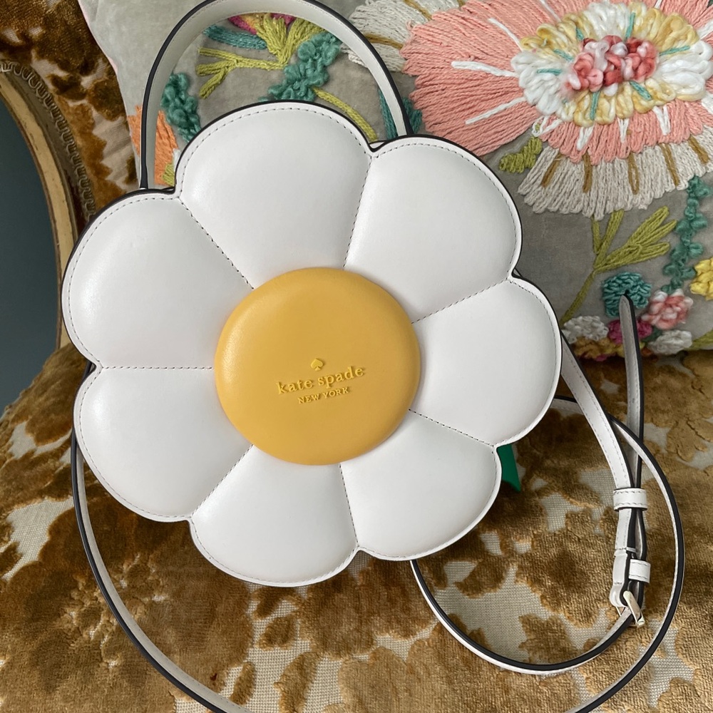 Kate Spade Cream 3d Daisy Daytripper Crossbody Bag - Picture 6 of 8